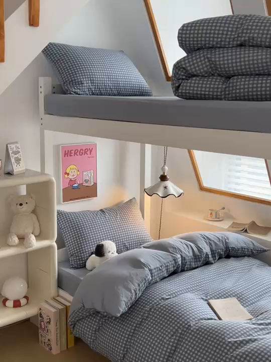 91家纺网 家纺一手货源 找家纺 妖妖家纺2025云感双层纱学生三件套 海盐格