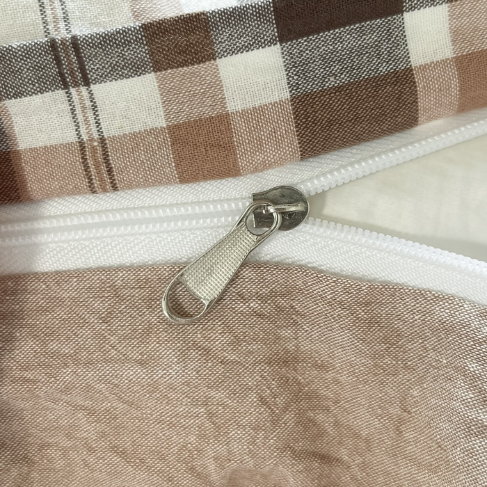 91家纺网 家纺一手货源 找家纺 ab家纺  2025新款40支A类水洗棉学生三件套 茶里-咖