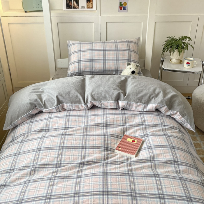 91家纺网 家纺一手货源 找家纺 ab家纺  2025新款40支A类水洗棉学生三件套 春野粉蓝