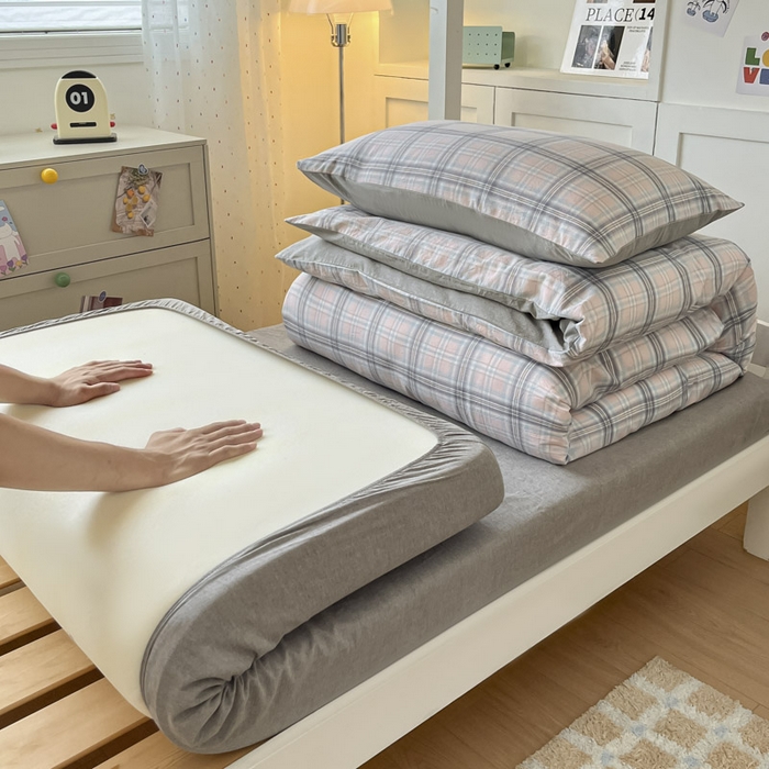 91家纺网 家纺一手货源 找家纺 ab家纺  2025新款40支A类水洗棉学生三件套 春野粉蓝