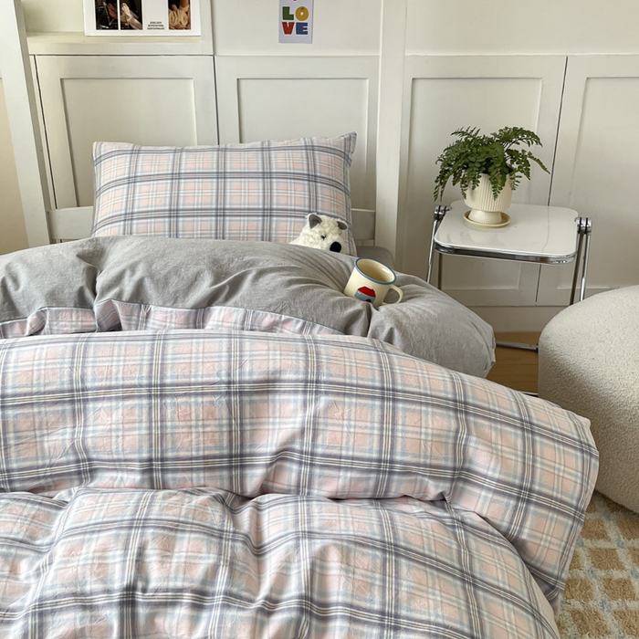 91家纺网 家纺一手货源 找家纺 ab家纺  2025新款40支A类水洗棉学生三件套 春野粉蓝