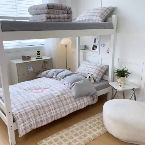 91家纺网 家纺一手货源 找家纺 ab家纺  2025新款40支A类水洗棉学生三件套 春野粉蓝