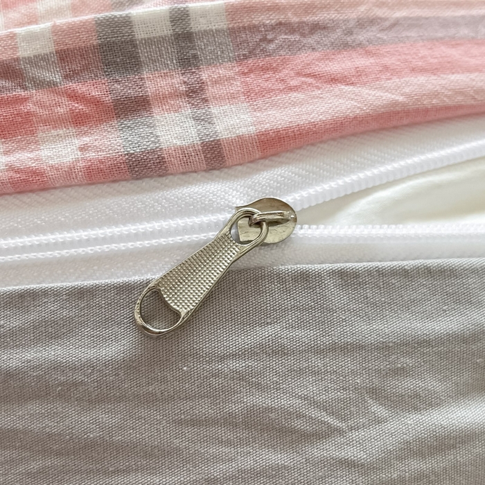 91家纺网 家纺一手货源 找家纺 ab家纺  2025新款40支A类水洗棉学生三件套 富士格-粉