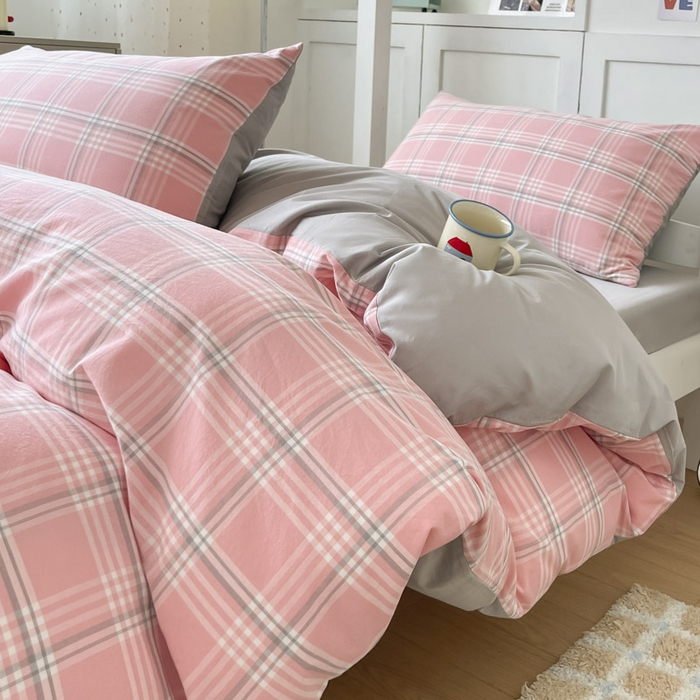 91家纺网 家纺一手货源 找家纺 ab家纺  2025新款40支A类水洗棉学生三件套 富士格-粉