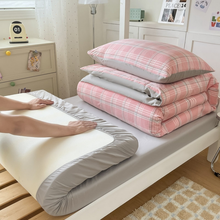 91家纺网 家纺一手货源 找家纺 ab家纺  2025新款40支A类水洗棉学生三件套 富士格-粉