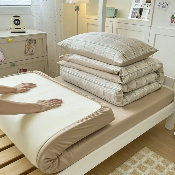 91家纺网 家纺一手货源 找家纺 ab家纺  2025新款40支A类水洗棉学生三件套 富士格-咖