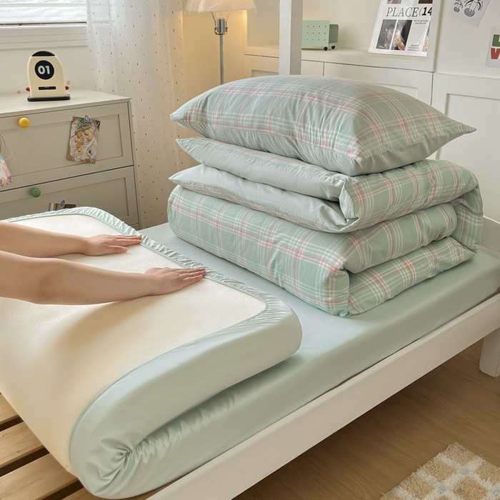 91家纺网 家纺一手货源 找家纺 ab家纺  2025新款40支A类水洗棉学生三件套 富士格-绿