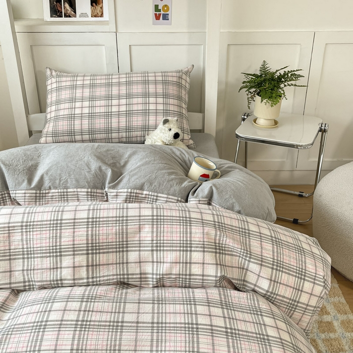 91家纺网 家纺一手货源 找家纺 ab家纺  2025新款40支A类水洗棉学生三件套 觅果-粉