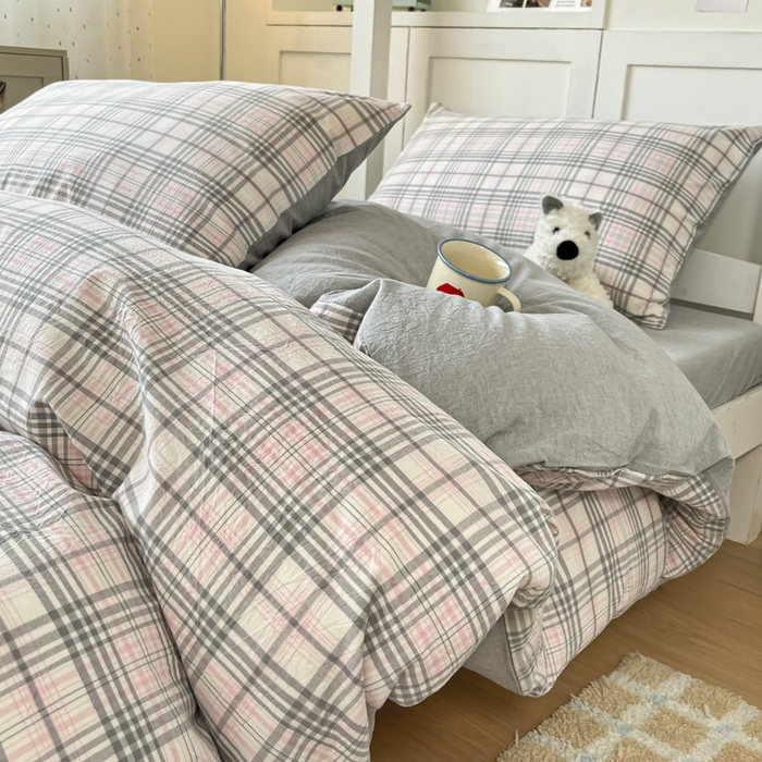 91家纺网 家纺一手货源 找家纺 ab家纺  2025新款40支A类水洗棉学生三件套 觅果-粉