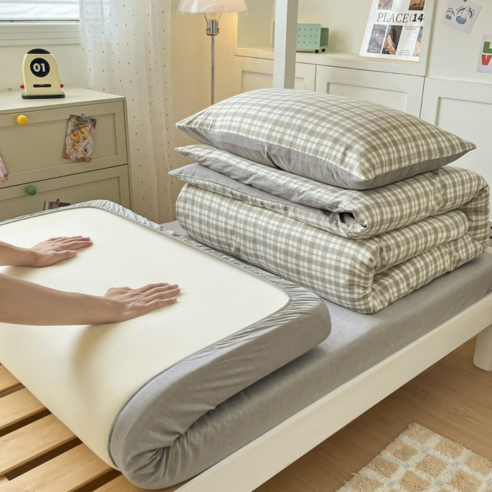 91家纺网 家纺一手货源 找家纺 ab家纺  2025新款40支A类水洗棉学生三件套 芷安绿