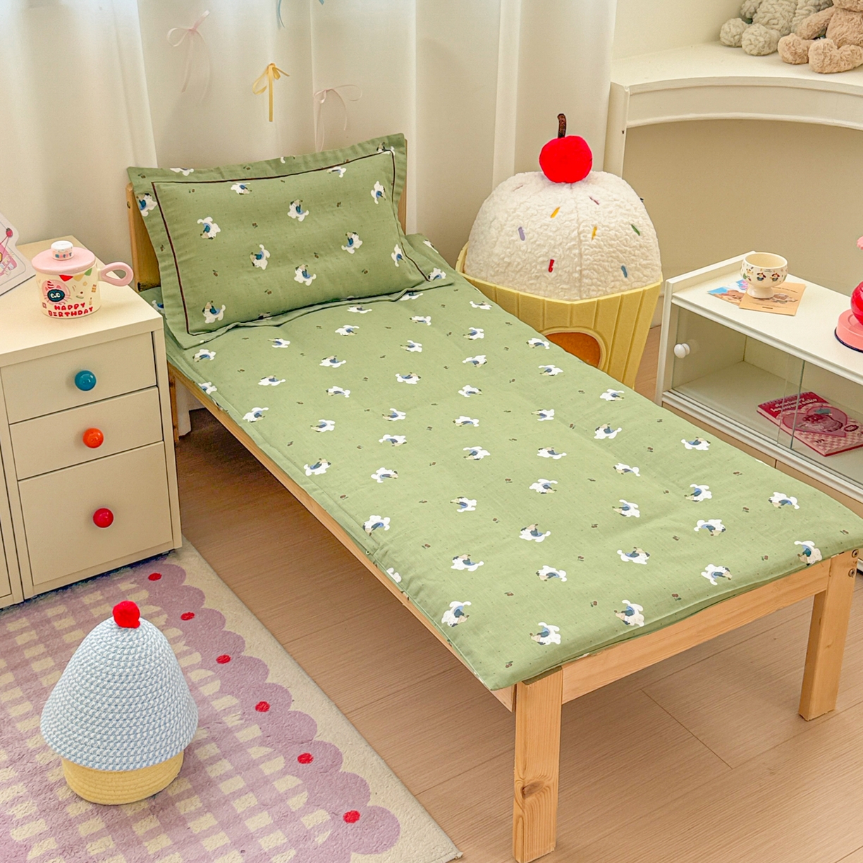 91家纺网 家纺一手货源 找家纺 简宜家居（朝初家纺） 2025新款幼儿园双层纱套件 狗狗踏青