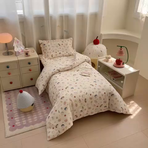 91家纺网 家纺一手货源 找家纺 简宜家居（朝初家纺） 2025新款幼儿园双层纱套件 萌友-奶白