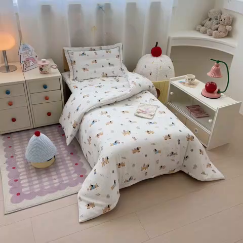 91家纺网 家纺一手货源 找家纺 简宜家居（朝初家纺） 2025新款幼儿园双层纱套件 奶黄腊肠狗