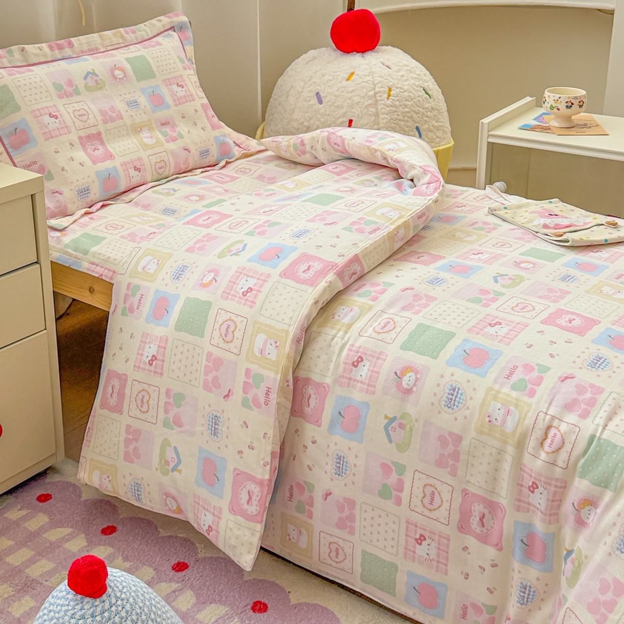 91家纺网 家纺一手货源 找家纺 简宜家居（朝初家纺） 2025新款幼儿园双层纱套件 拼格童话