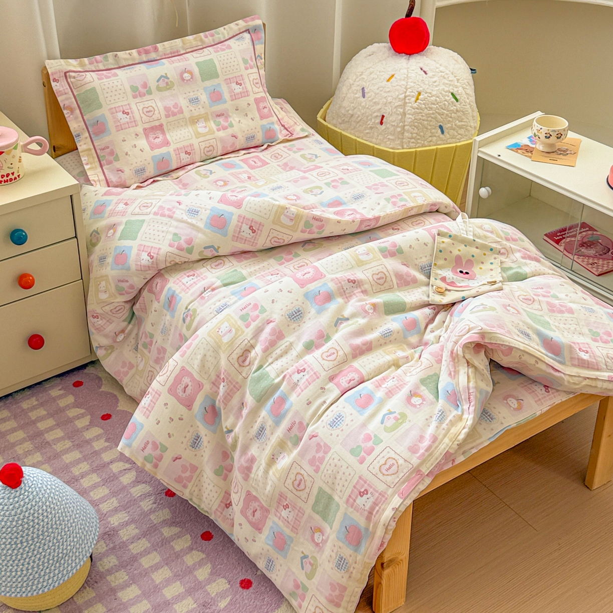 91家纺网 家纺一手货源 找家纺 简宜家居（朝初家纺） 2025新款幼儿园双层纱套件 拼格童话