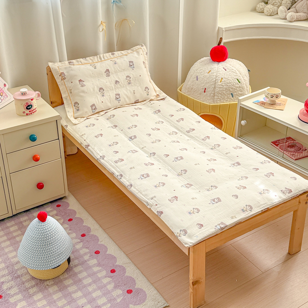 91家纺网 家纺一手货源 找家纺 简宜家居（朝初家纺） 2025新款幼儿园双层纱套件 稚趣女孩