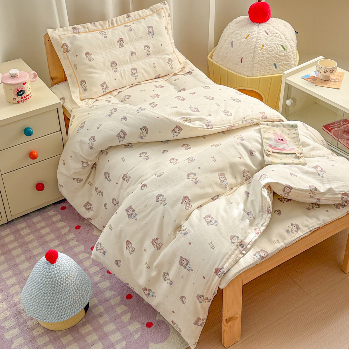 91家纺网 家纺一手货源 找家纺 简宜家居（朝初家纺） 2025新款幼儿园双层纱套件 稚趣女孩