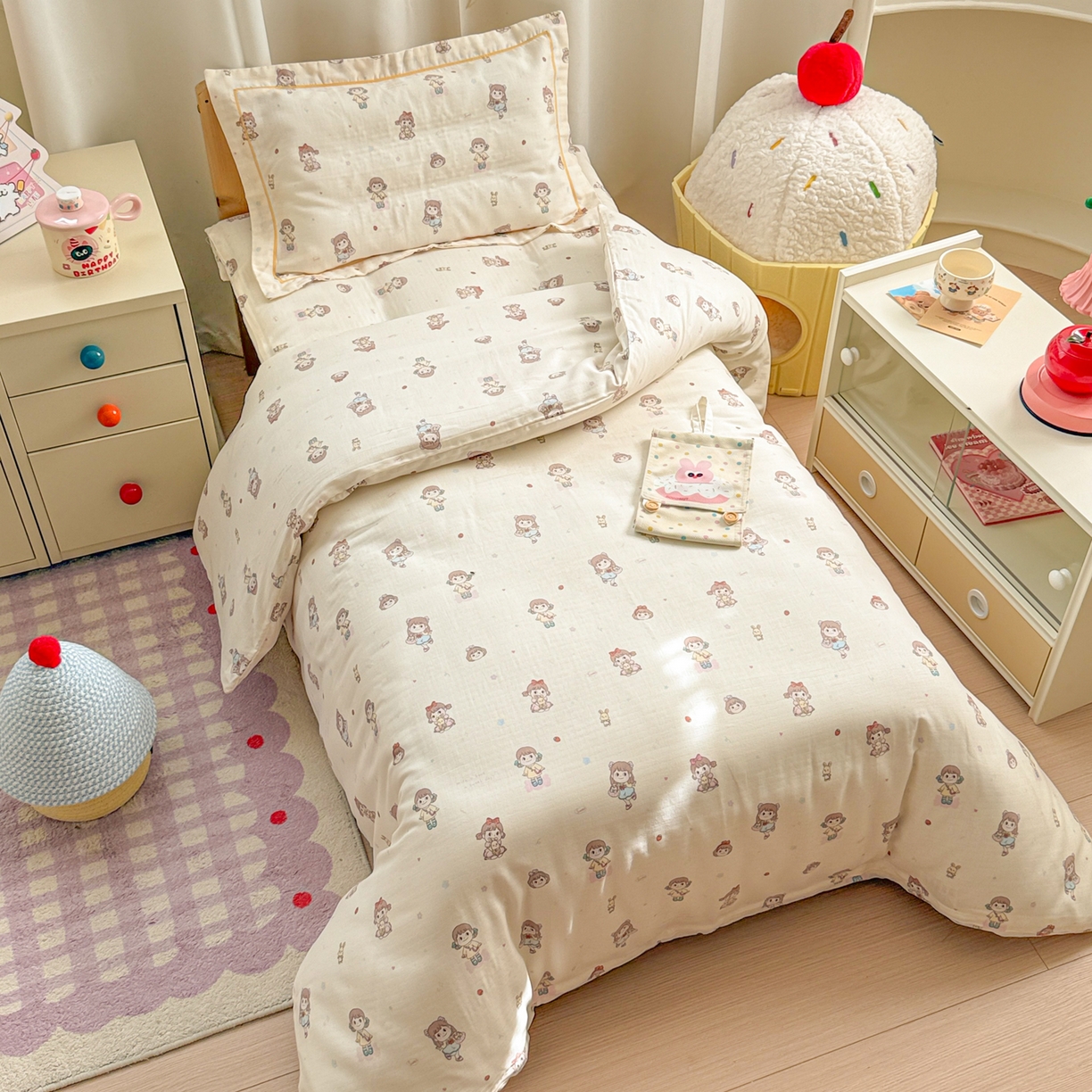 91家纺网 家纺一手货源 找家纺 简宜家居（朝初家纺） 2025新款幼儿园双层纱套件 稚趣女孩