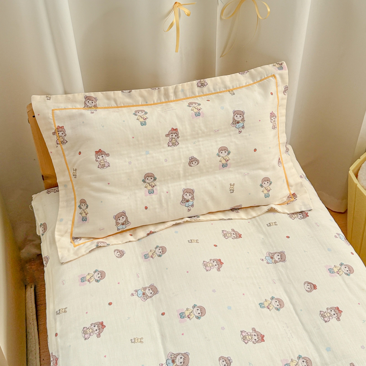 91家纺网 家纺一手货源 找家纺 简宜家居（朝初家纺） 2025新款幼儿园双层纱套件 稚趣女孩