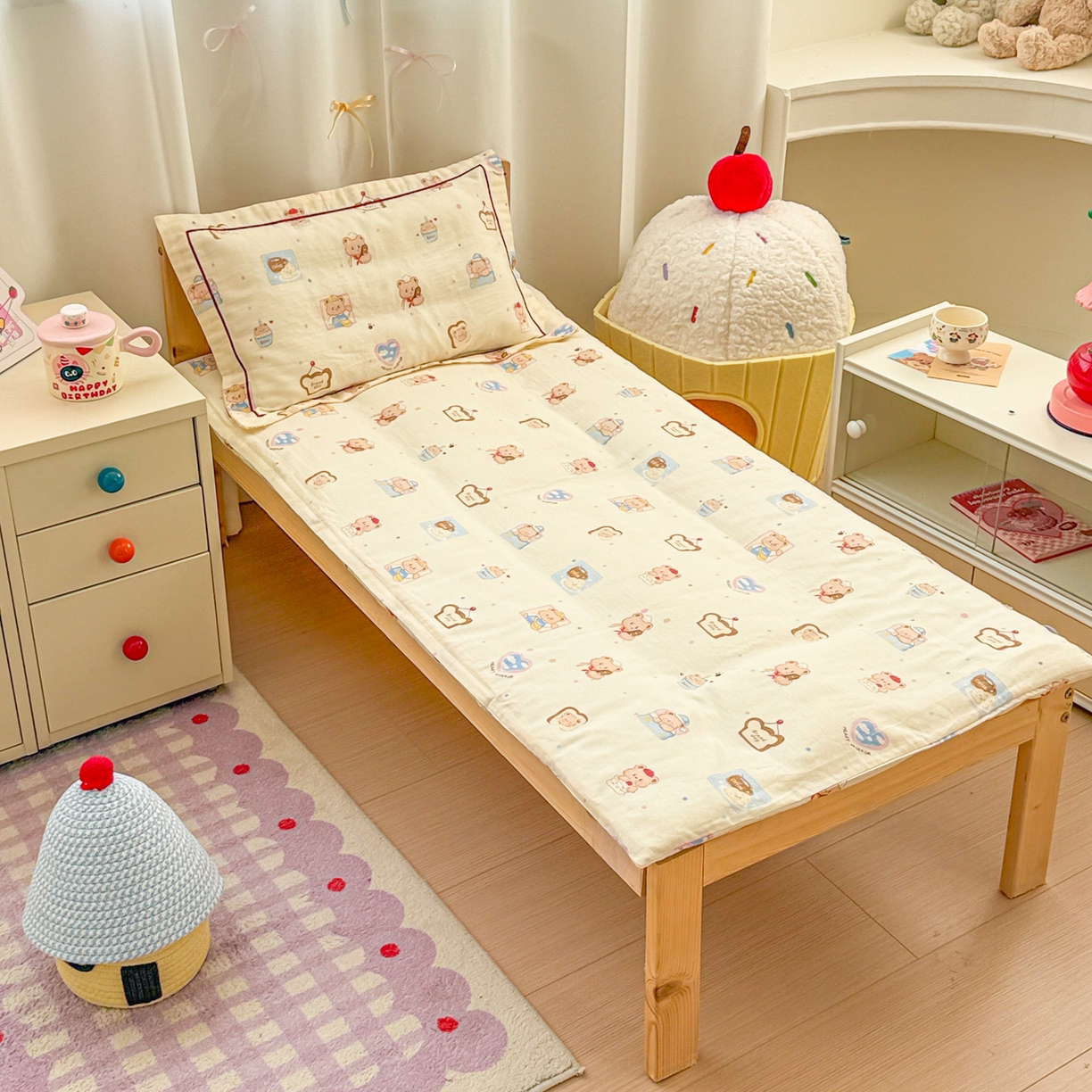 91家纺网 家纺一手货源 找家纺 简宜家居（朝初家纺） 2025新款幼儿园双层纱套件 fu fu 熊