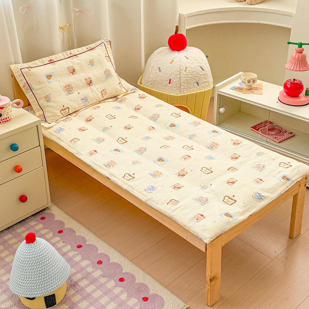 91家纺网 家纺一手货源 找家纺 简宜家居（朝初家纺） 2025新款幼儿园双层纱套件 fu fu 熊