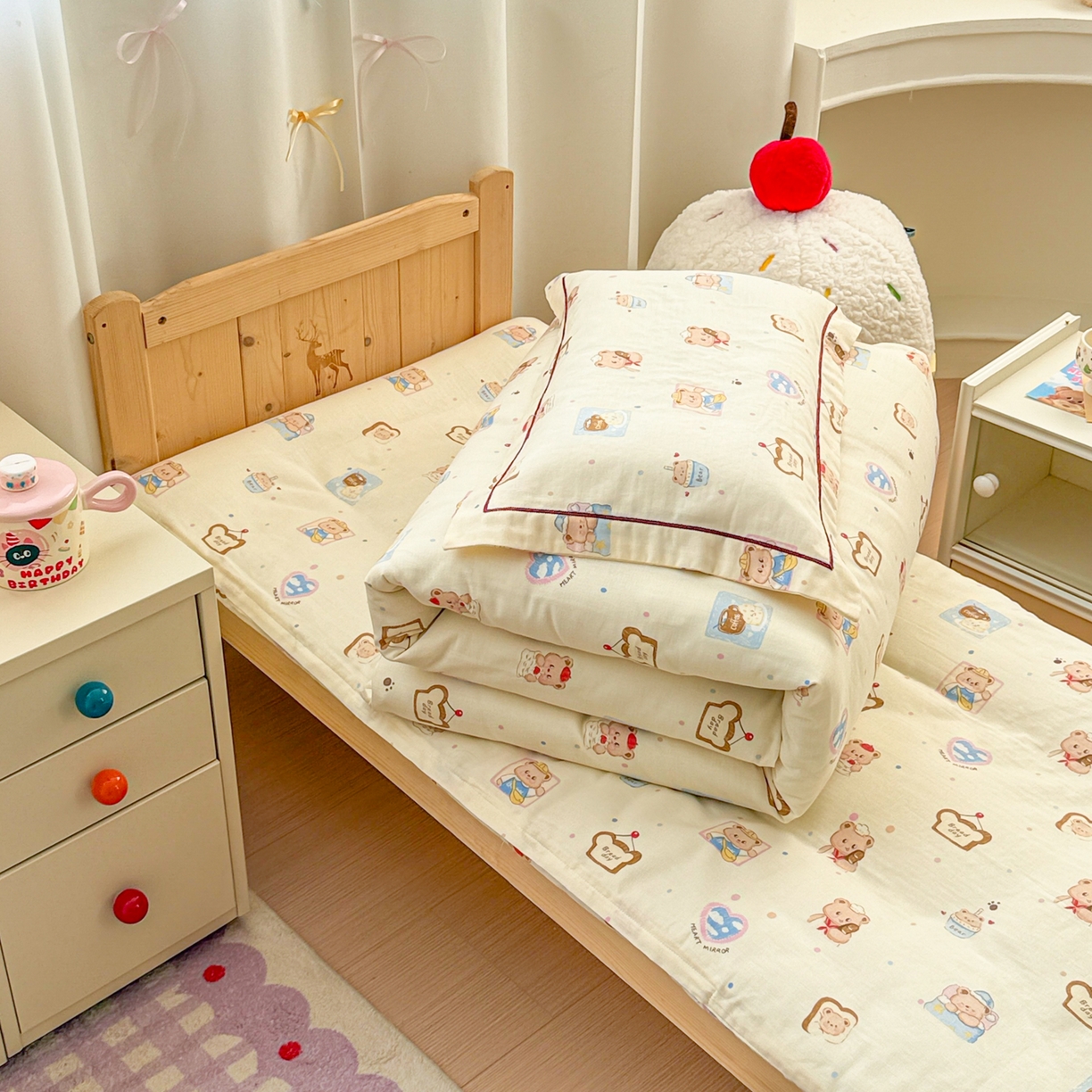 91家纺网 家纺一手货源 找家纺 简宜家居（朝初家纺） 2025新款幼儿园双层纱套件 fu fu 熊