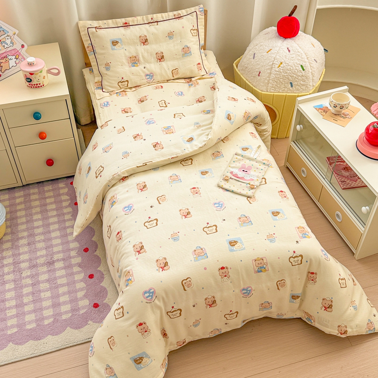 91家纺网 家纺一手货源 找家纺 简宜家居（朝初家纺） 2025新款幼儿园双层纱套件 fu fu 熊