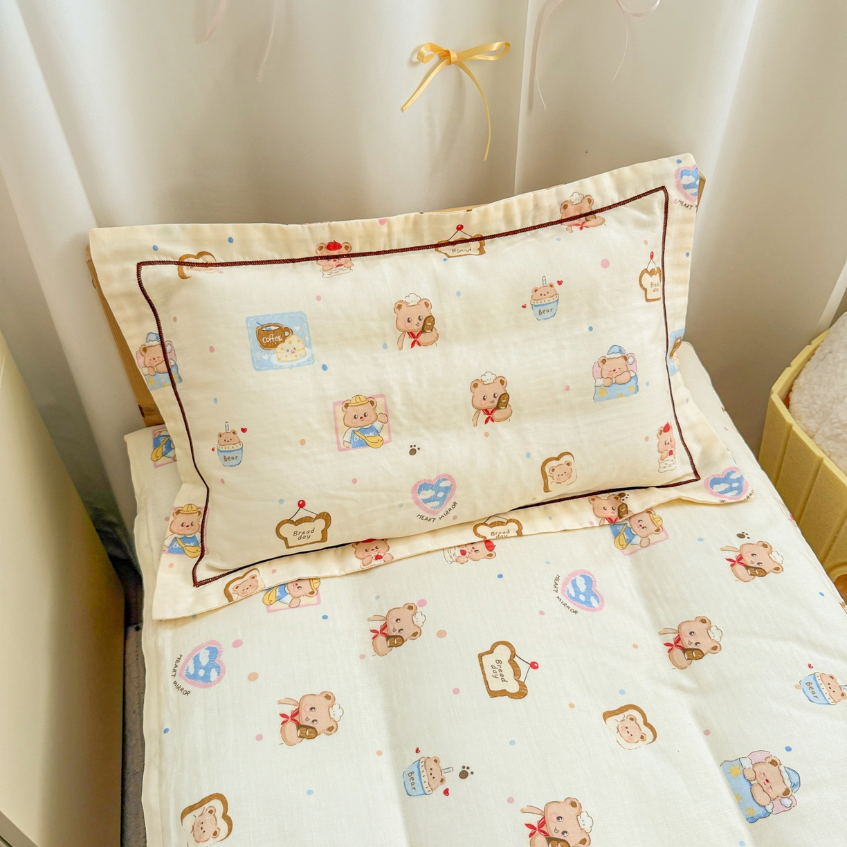 91家纺网 家纺一手货源 找家纺 简宜家居（朝初家纺） 2025新款幼儿园双层纱套件 fu fu 熊