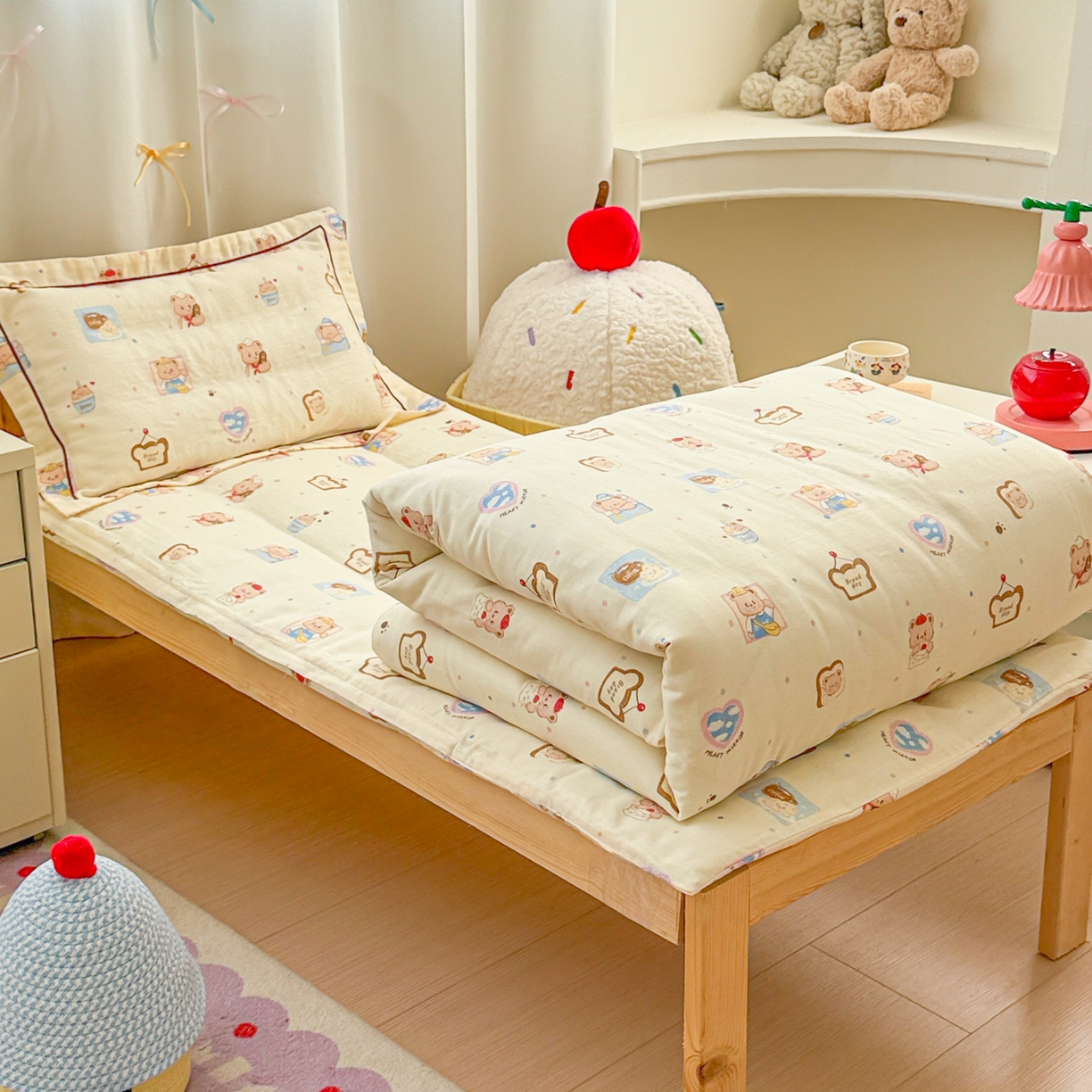 91家纺网 家纺一手货源 找家纺 简宜家居（朝初家纺） 2025新款幼儿园双层纱套件 fu fu 熊