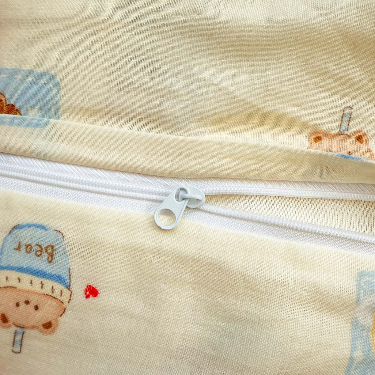 91家纺网 家纺一手货源 找家纺 简宜家居（朝初家纺） 2025新款幼儿园双层纱套件 fu fu 熊