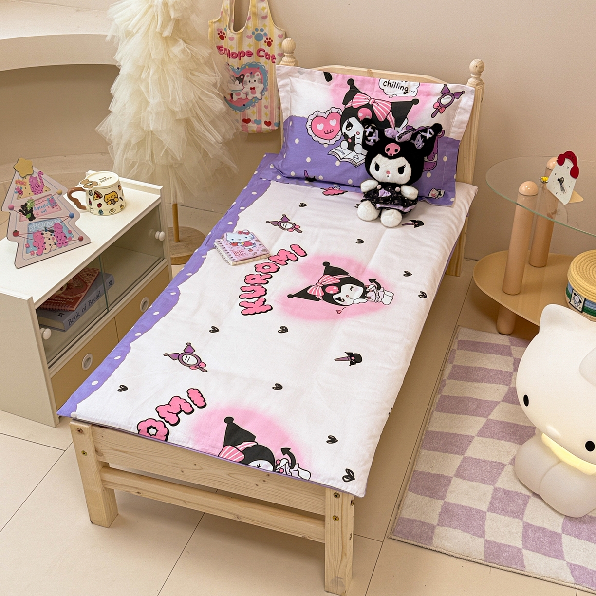 91家纺网 家纺一手货源 找家纺 简宜家居（朝初家纺） 2025新款三丽鸥花型幼儿园套件 库洛米紫