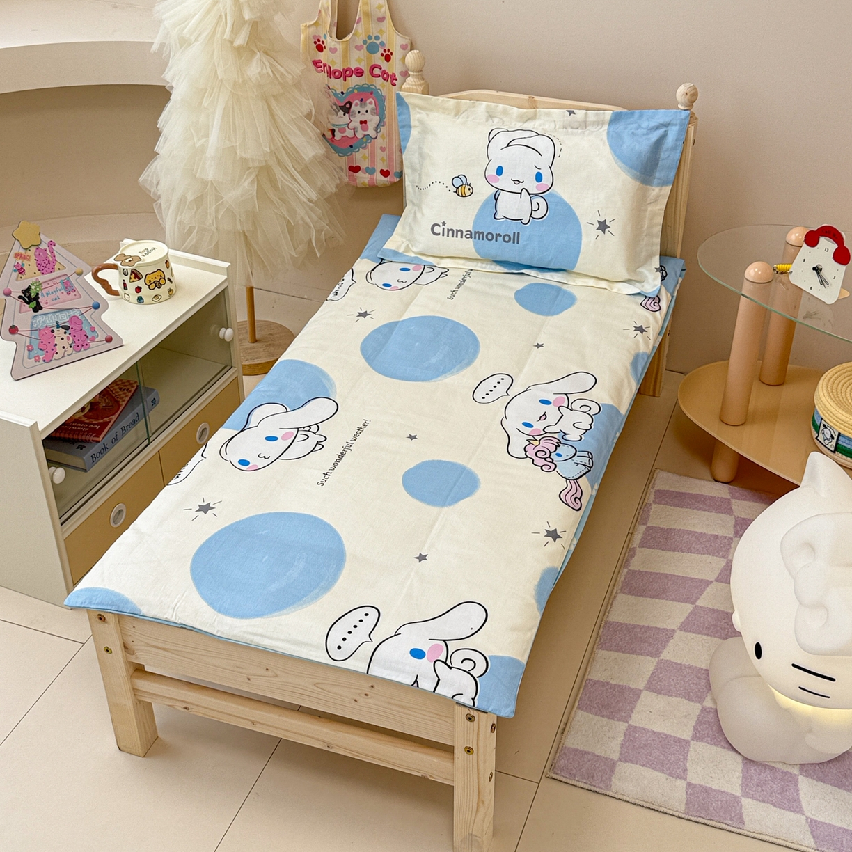 91家纺网 家纺一手货源 找家纺 简宜家居（朝初家纺） 2025新款三丽鸥花型幼儿园套件 玉桂狗