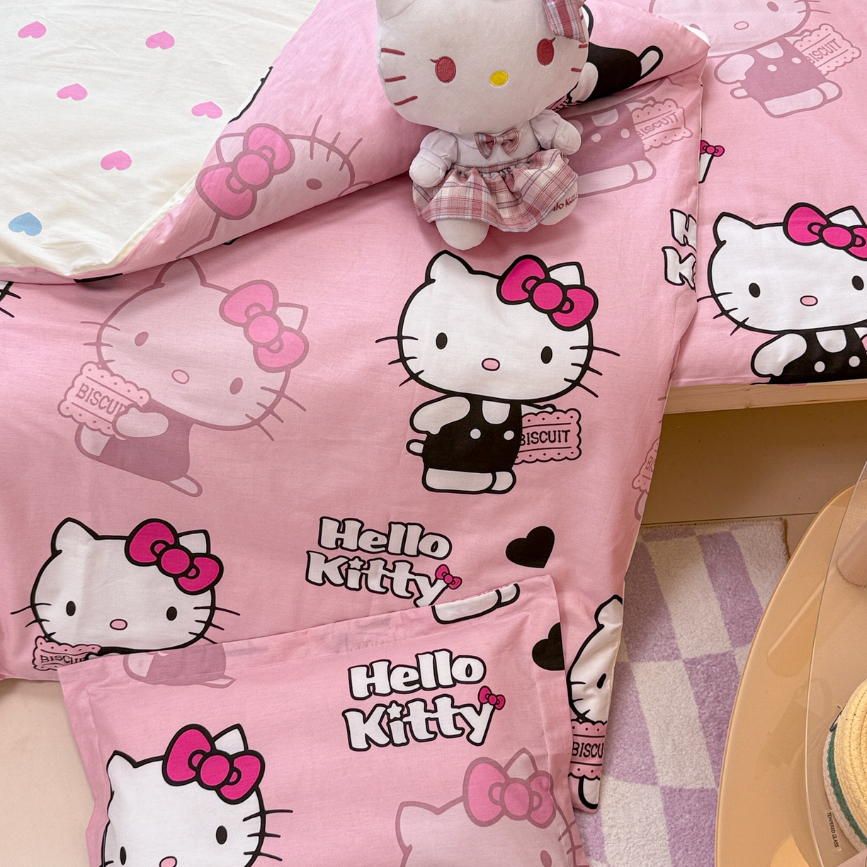 91家纺网 家纺一手货源 找家纺 简宜家居（朝初家纺） 2025新款三丽鸥花型幼儿园套件 kitty粉