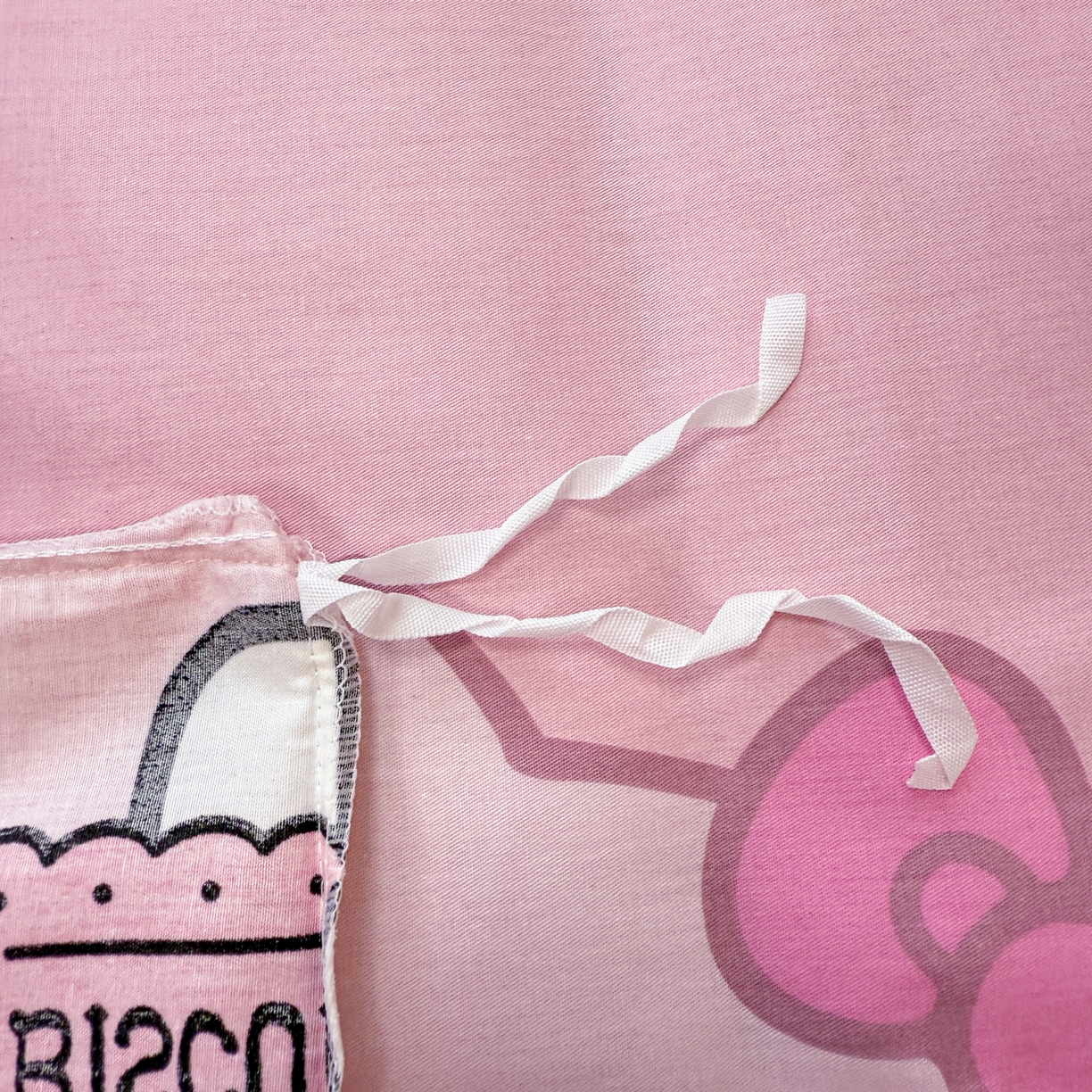 91家纺网 家纺一手货源 找家纺 简宜家居（朝初家纺） 2025新款三丽鸥花型幼儿园套件 kitty粉