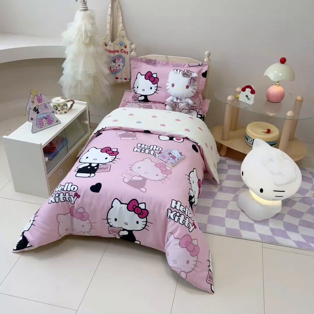 91家纺网 家纺一手货源 找家纺 简宜家居（朝初家纺） 2025新款三丽鸥花型幼儿园套件 kitty粉