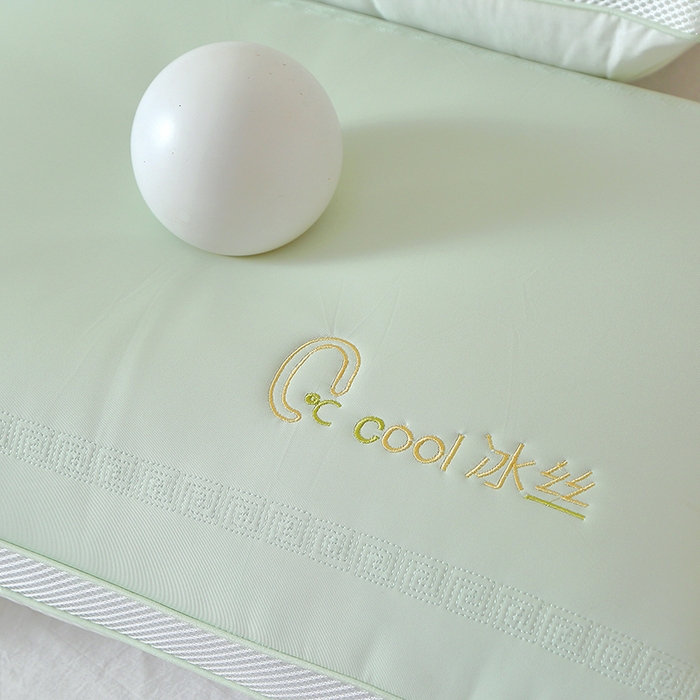 91家纺网 家纺一手货源 找家纺 梵希良品家纺 2024新款亲肤柔软凉感冰丝枕枕头枕芯 浅绿 48x74cm/只