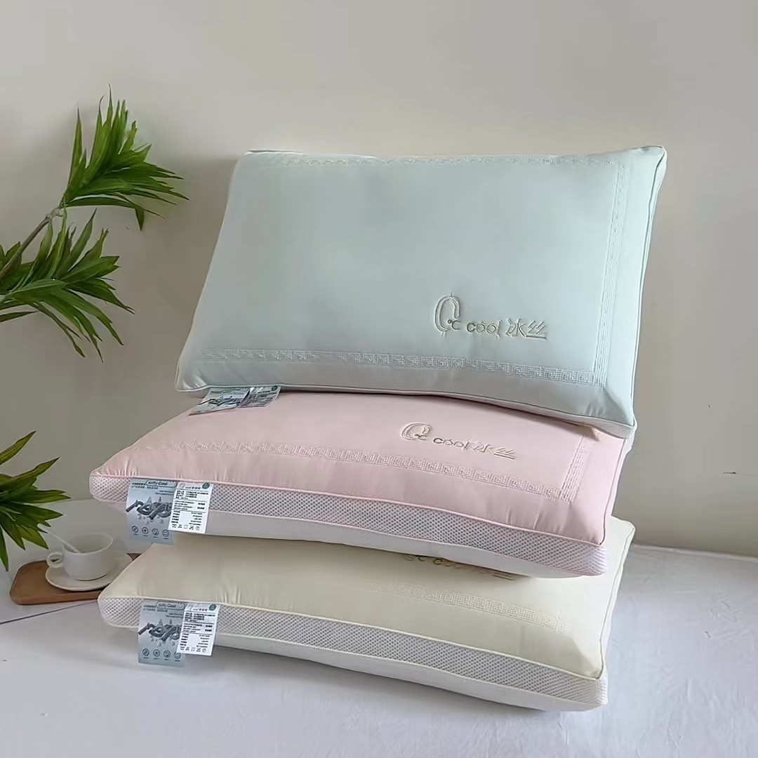91家纺网 家纺一手货源 找家纺 梵希良品家纺 2024新款亲肤柔软凉感冰丝枕枕头枕芯 组合图仅供展示 48x74cm/只