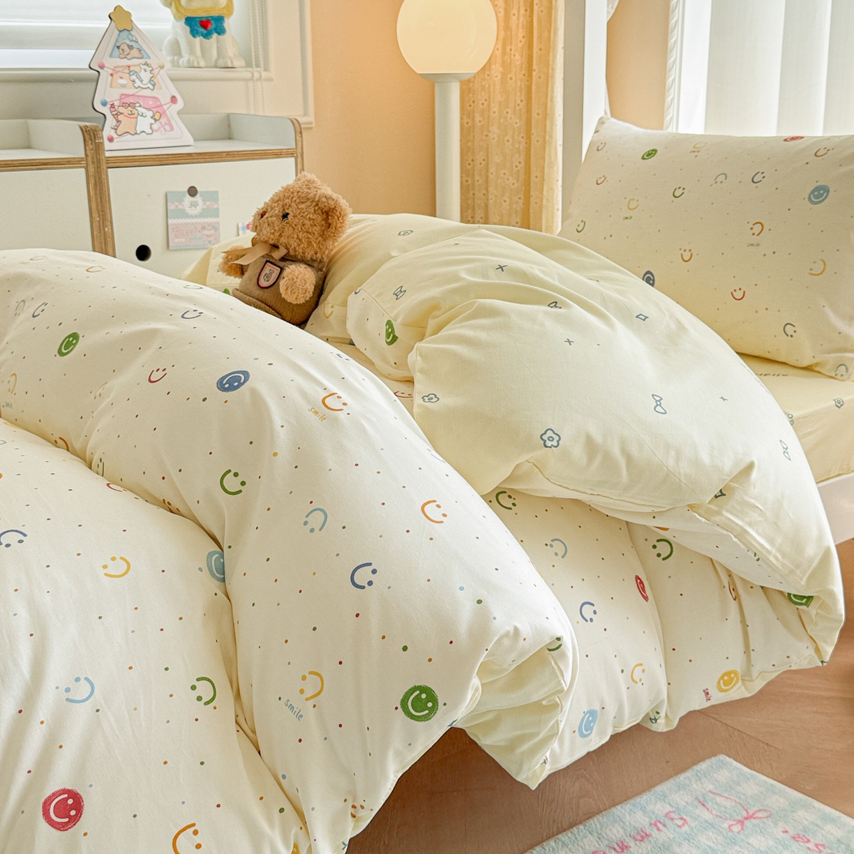 91家纺网 家纺一手货源 找家纺 呗旺鹿  2025新款学生床全棉纯棉卡通小清新三件套四件套 多彩笑脸