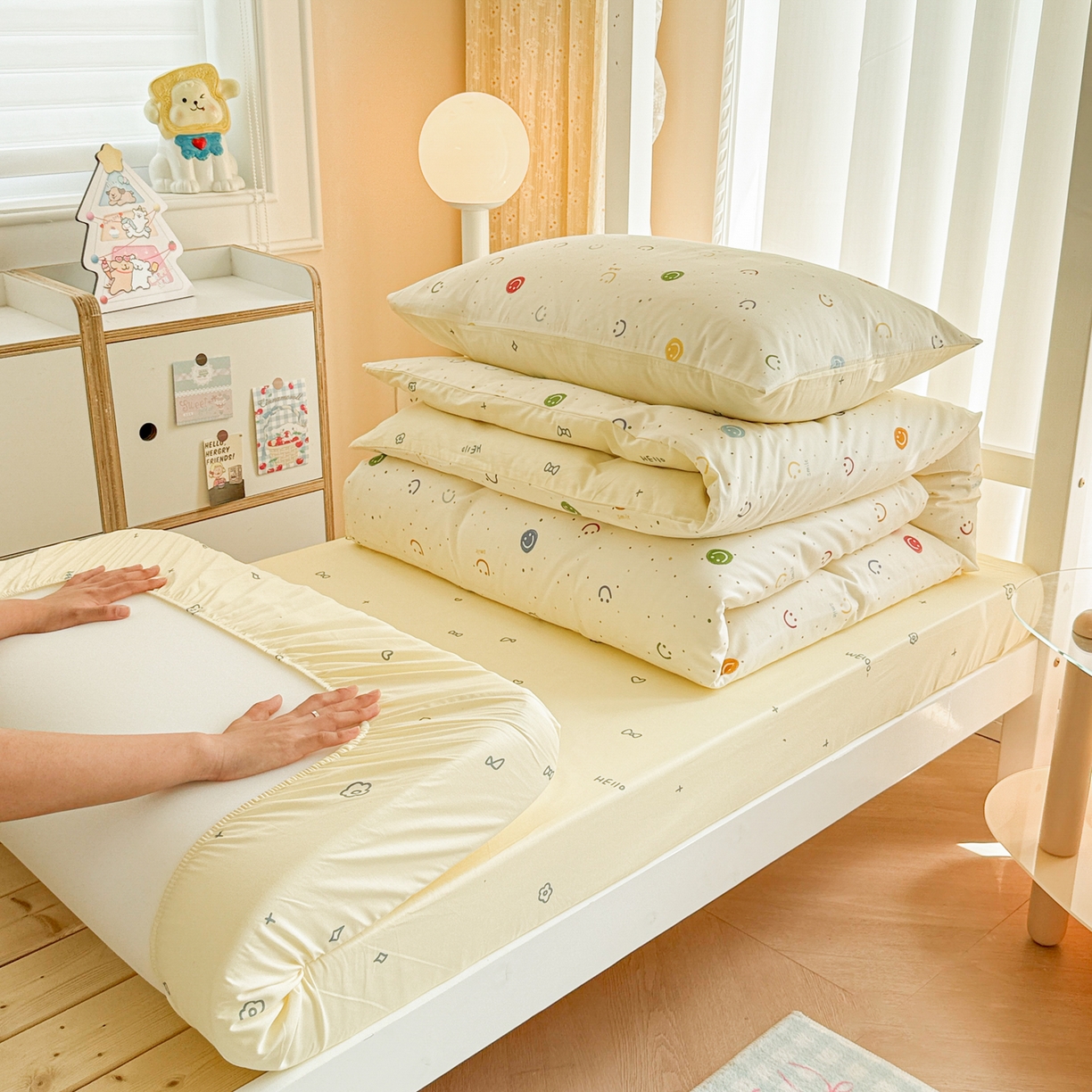 91家纺网 家纺一手货源 找家纺 呗旺鹿  2025新款学生床全棉纯棉卡通小清新三件套四件套 多彩笑脸