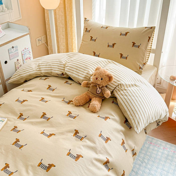 91家纺网 家纺一手货源 找家纺 呗旺鹿  2025新款学生床全棉纯棉卡通小清新三件套四件套 腊肠狗