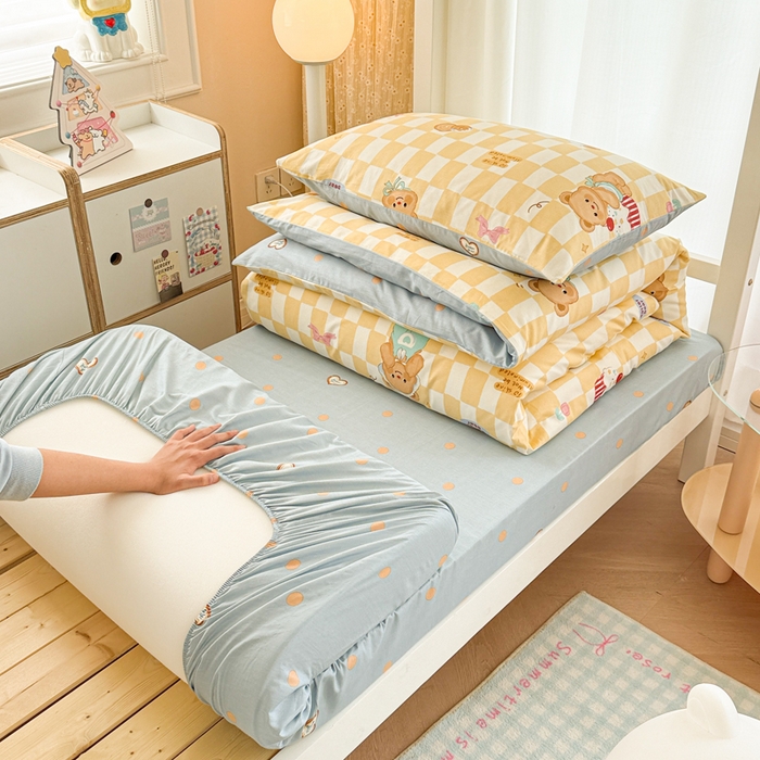 91家纺网 家纺一手货源 找家纺 呗旺鹿  2025新款学生床全棉纯棉卡通小清新三件套四件套 曲奇小熊