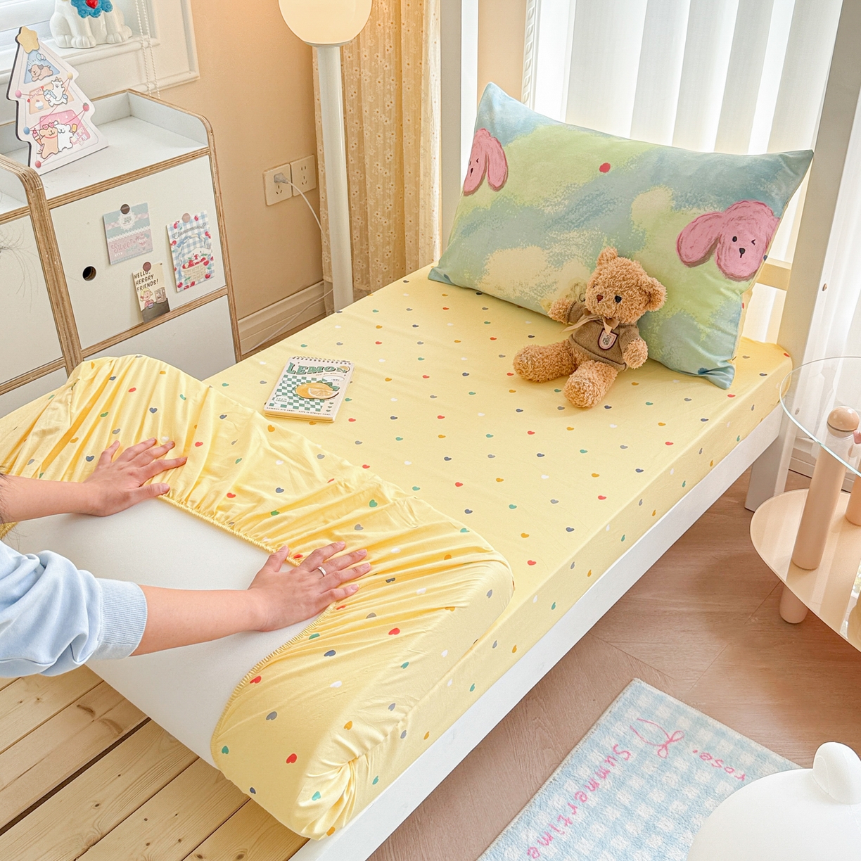 91家纺网 家纺一手货源 找家纺 呗旺鹿  2025新款学生床全棉纯棉卡通小清新三件套四件套 油画慕斯猫