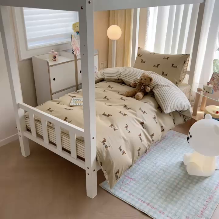 91家纺网 家纺一手货源 找家纺 呗旺鹿  2025新款学生床全棉纯棉卡通小清新三件套四件套 腊肠狗