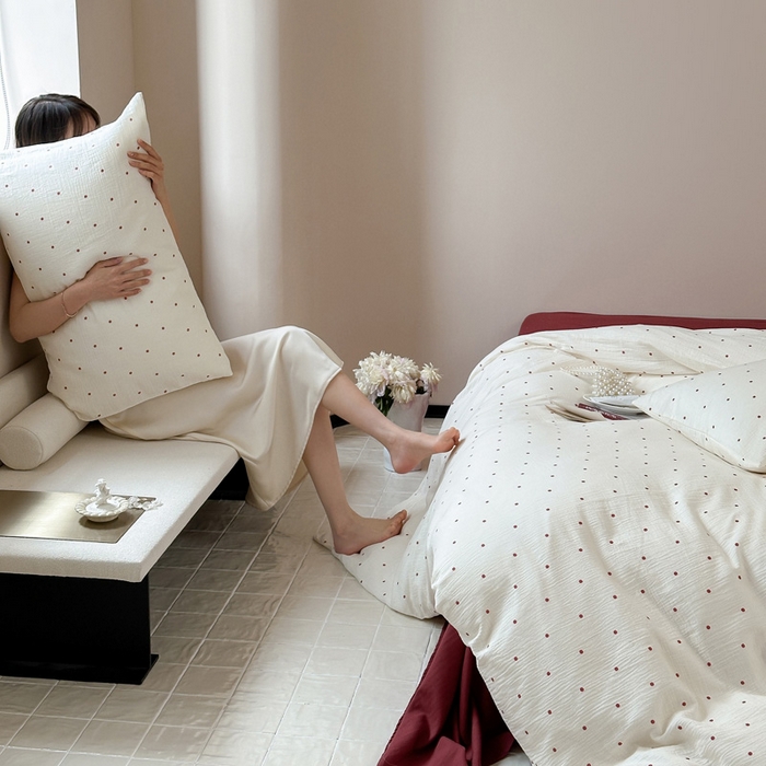 91家纺网 家纺一手货源 找家纺 山舍2025新款皱皱双层纱四件套 波尔卡红波点