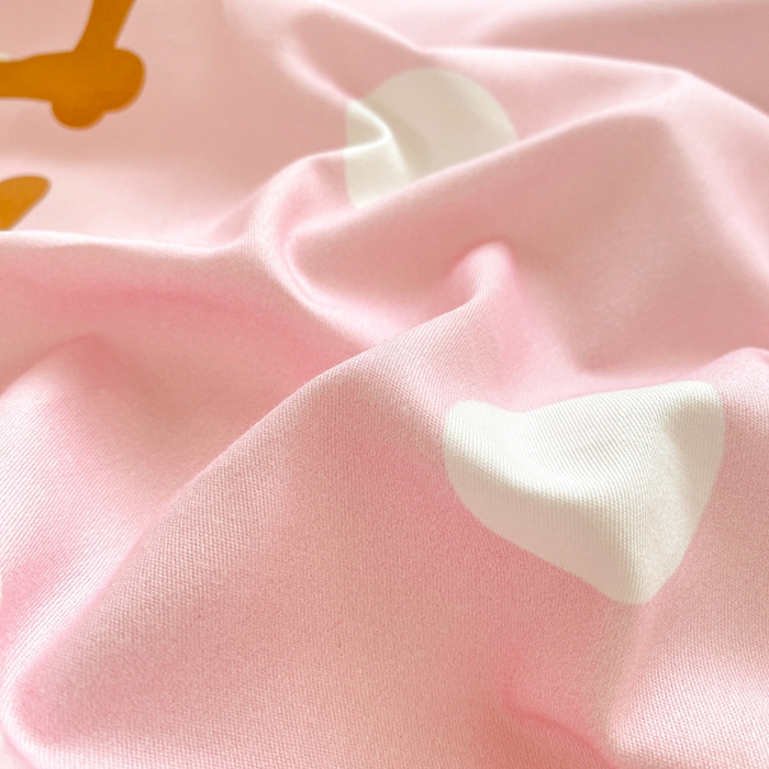 91家纺网 家纺一手货源 找家纺 博雅 2025春夏新款全棉纯棉三丽欧新款大板四件套 全棉大版（口袋枕）草莓糖果KT