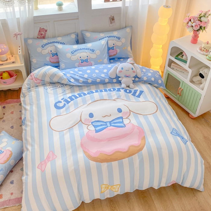 91家纺网 家纺一手货源 找家纺 博雅 2025春夏新款全棉纯棉三丽欧新款大板四件套 全棉大版（口袋枕）蝴蝶结条纹玉桂狗