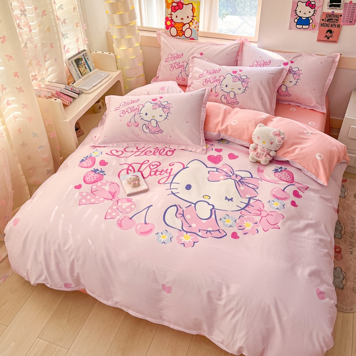 91家纺网 家纺一手货源 找家纺 博雅 2025春夏新款全棉纯棉三丽欧新款大板四件套 全棉大版（信封枕）草莓KT猫