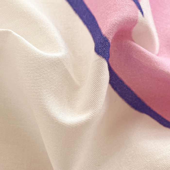 91家纺网 家纺一手货源 找家纺 博雅 2025春夏新款全棉纯棉三丽欧新款大板四件套 全棉大版（信封枕）草莓KT猫