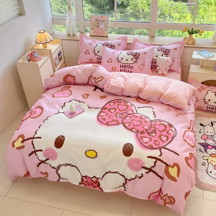 91家纺网 家纺一手货源 找家纺 博雅 2025春夏新款全棉纯棉三丽欧新款大板四件套 全棉大版（信封枕）甜酷KT