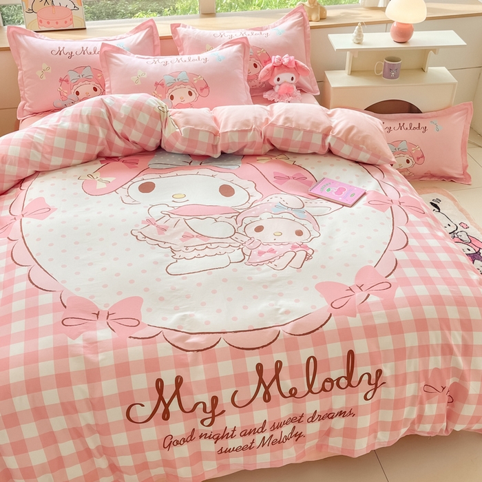 91家纺网 家纺一手货源 找家纺 博雅 2025春夏新款全棉纯棉三丽欧新款大板四件套 全棉大版（信封枕）玩偶美乐蒂